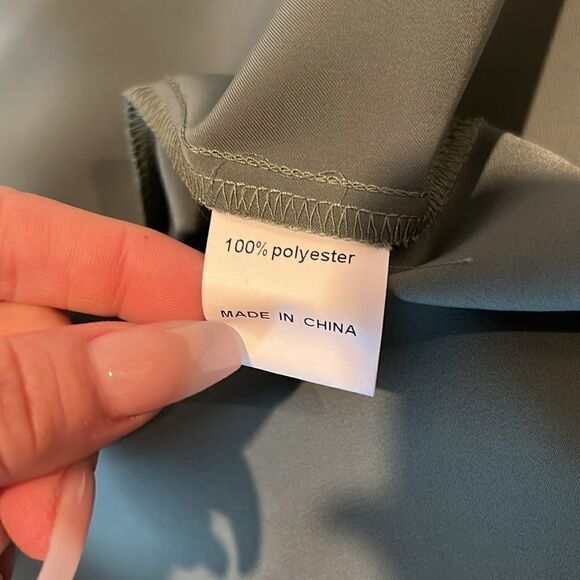 PRETTYGARDEN Satin Ruched Bodycon
Dress Twist Front V Neck Sleeveless Split Maxi - Picture 12 of 15